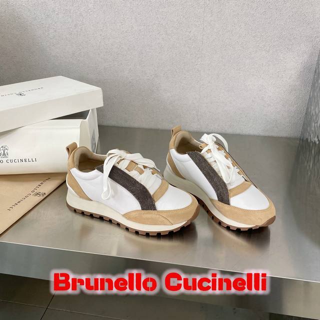 最高版本厂批价 Brunello Cucinelli 布鲁内罗 库奇内利 年新款女士串联珠链系带运动鞋 珍贵细节与精美对比彰显着这些胶底鞋的运动风格。高超工艺在